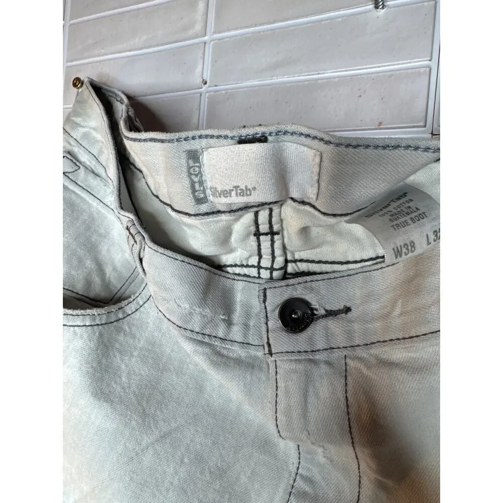 Vintage 1990s Levi’s SilverTab Jeans 38x32 Super Light Wash Relaxed Fit